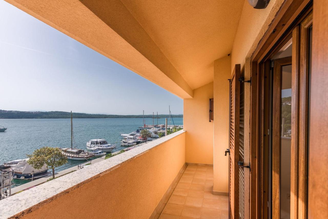 Apartments Celeste كليمنو المظهر الخارجي الصورة