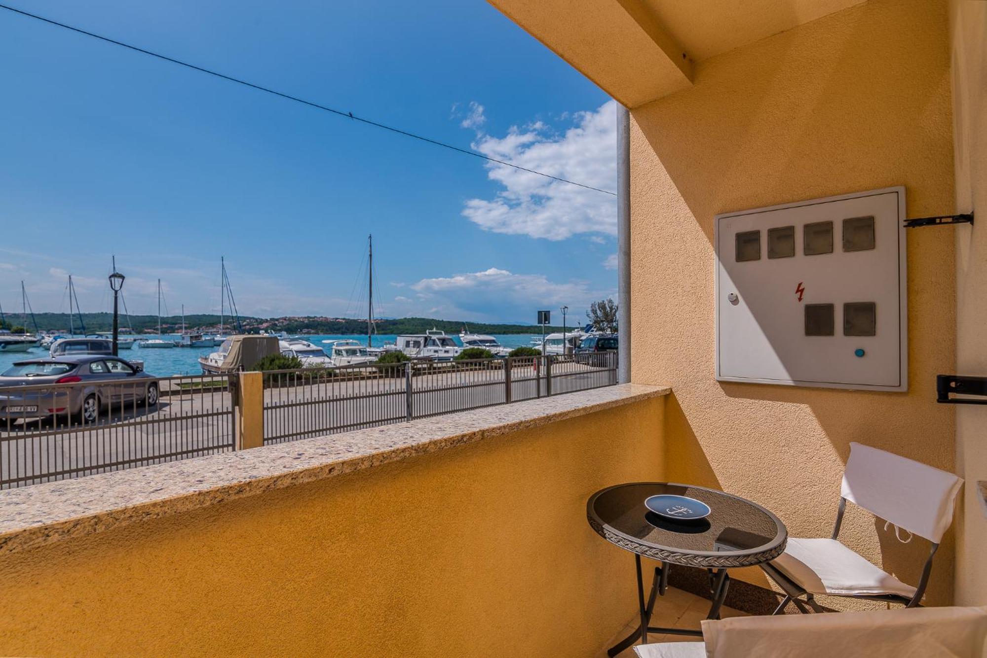 Apartments Celeste كليمنو المظهر الخارجي الصورة